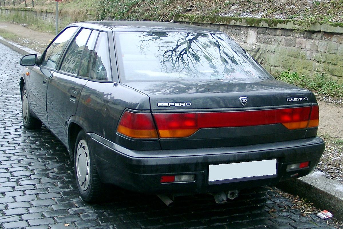 Daewoo Espero — вид сзади