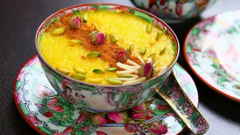 شله زرد سنتی ایرانی با زعفران و گلاب