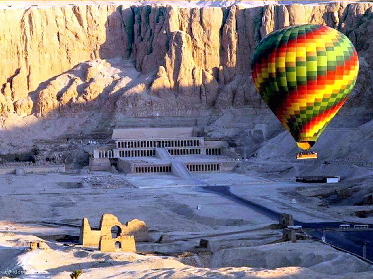 Balloon rising over the Temple of Hatshepsut