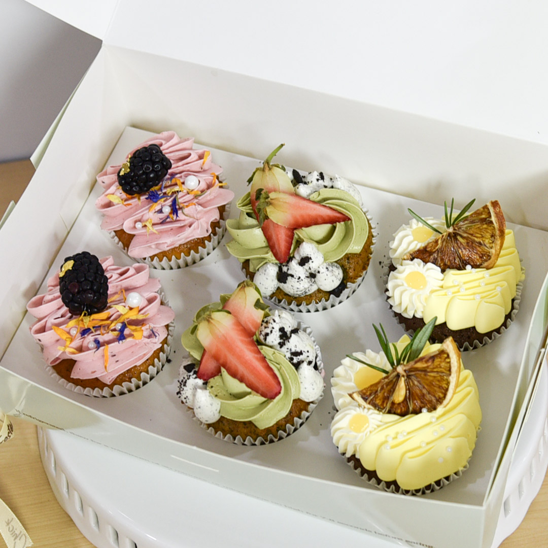 Vanilla Mixed Berries Cake