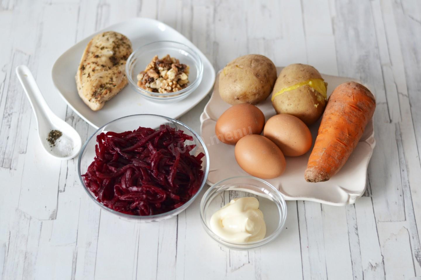 Салат Гранатовый браслет с курицей