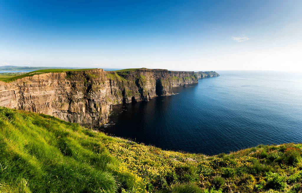Livraison de véhicule en Irlande — falaises de Moher