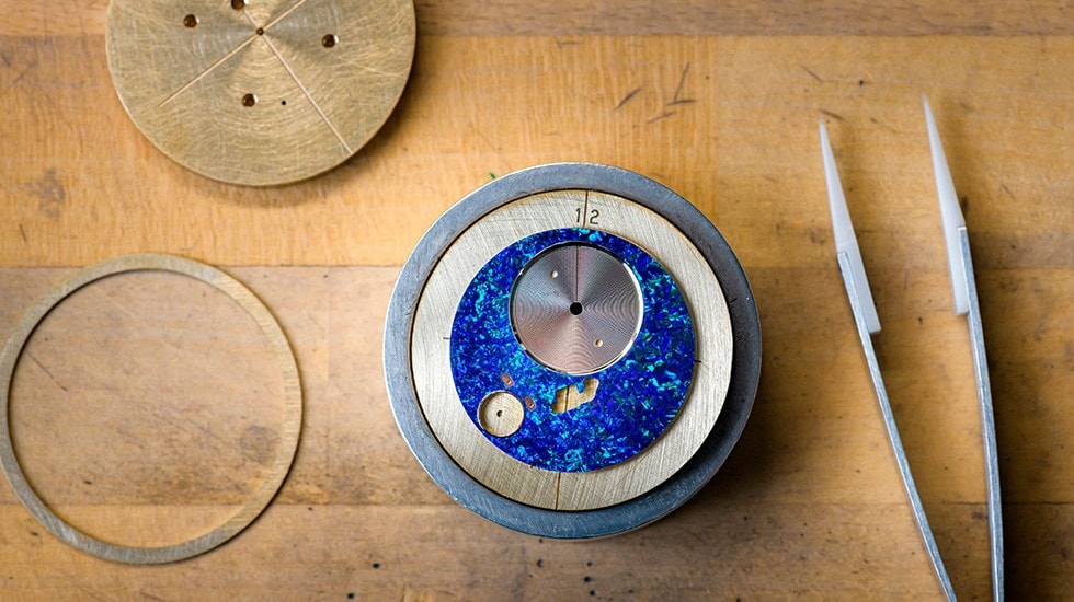Jaquet Droz - создание минерального циферблата из лазурита, работа с редкими драгоценными камнями
