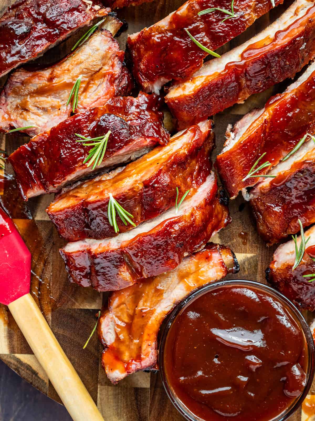 Viande grillée à la braise