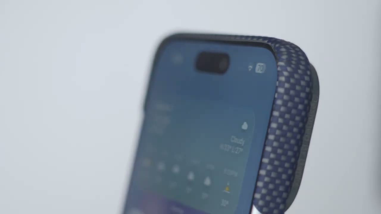 Усиленная кромка синего кевларового чехла Benks ArmorGrid на Samsung Galaxy S26 Ultra — защита и хват