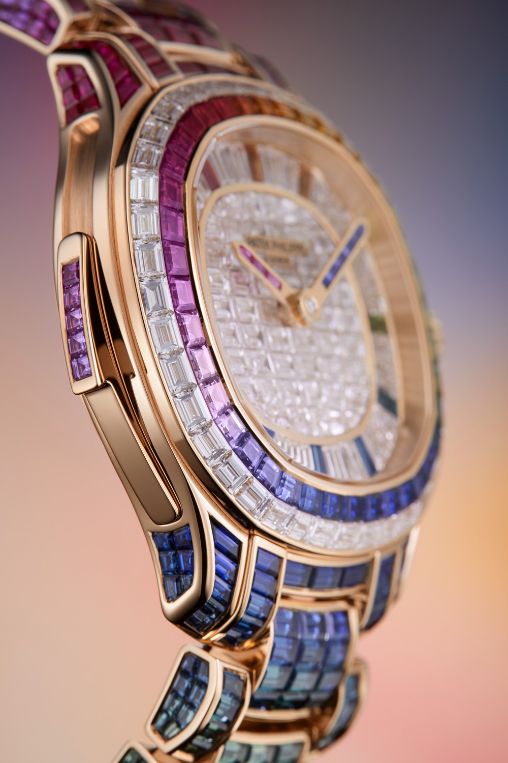 Patek Philippe - радужная инкрустация сапфирами всех цветов, высокая ювелирная огранка