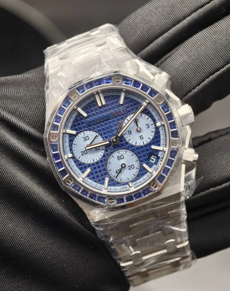 Audemars Piguet - циферблат из голубых сапфиров фантазийной огранки