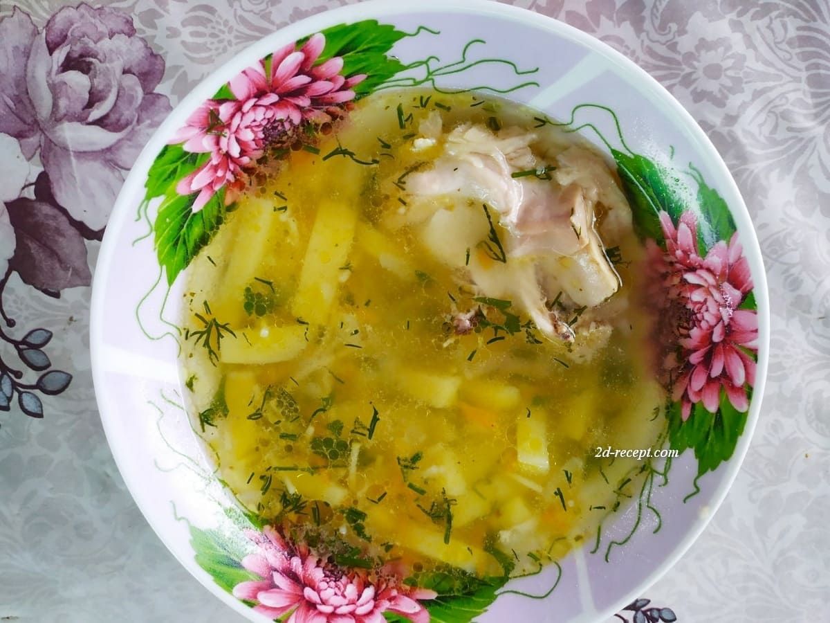 Куриный суп с вермишелью