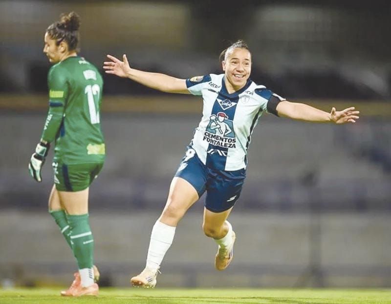 Charlyn Corral Pachuca celebrando