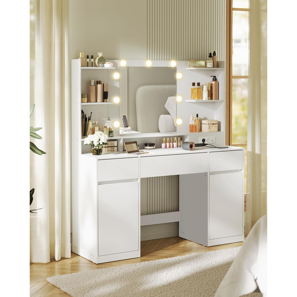Specchio da trucco con luci LED e postazione beauty bianca