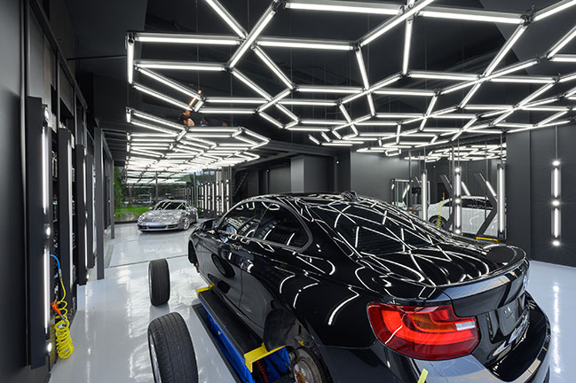 AUTO GLAZE car detailing studio in Bardhaman with professional lighting bays