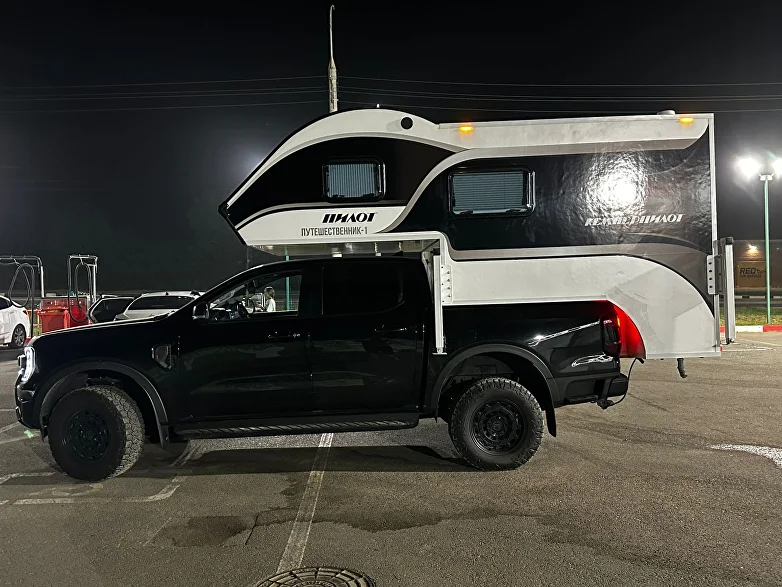 КемперПилот ночью